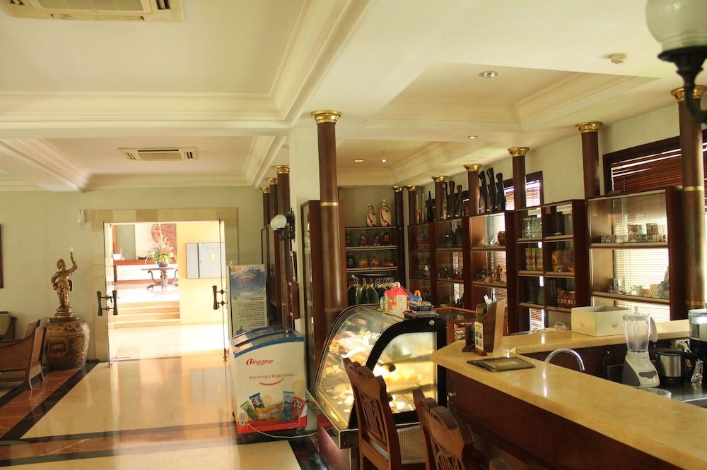 Laras Asri Resort & Spa Salatiga Kültér fotó