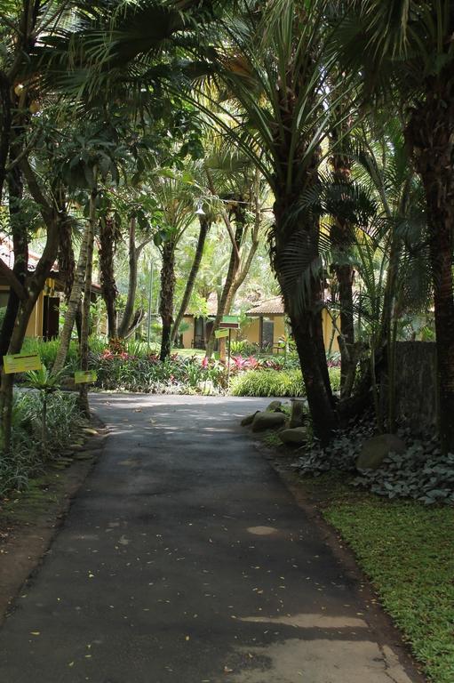 Laras Asri Resort & Spa Salatiga Kültér fotó