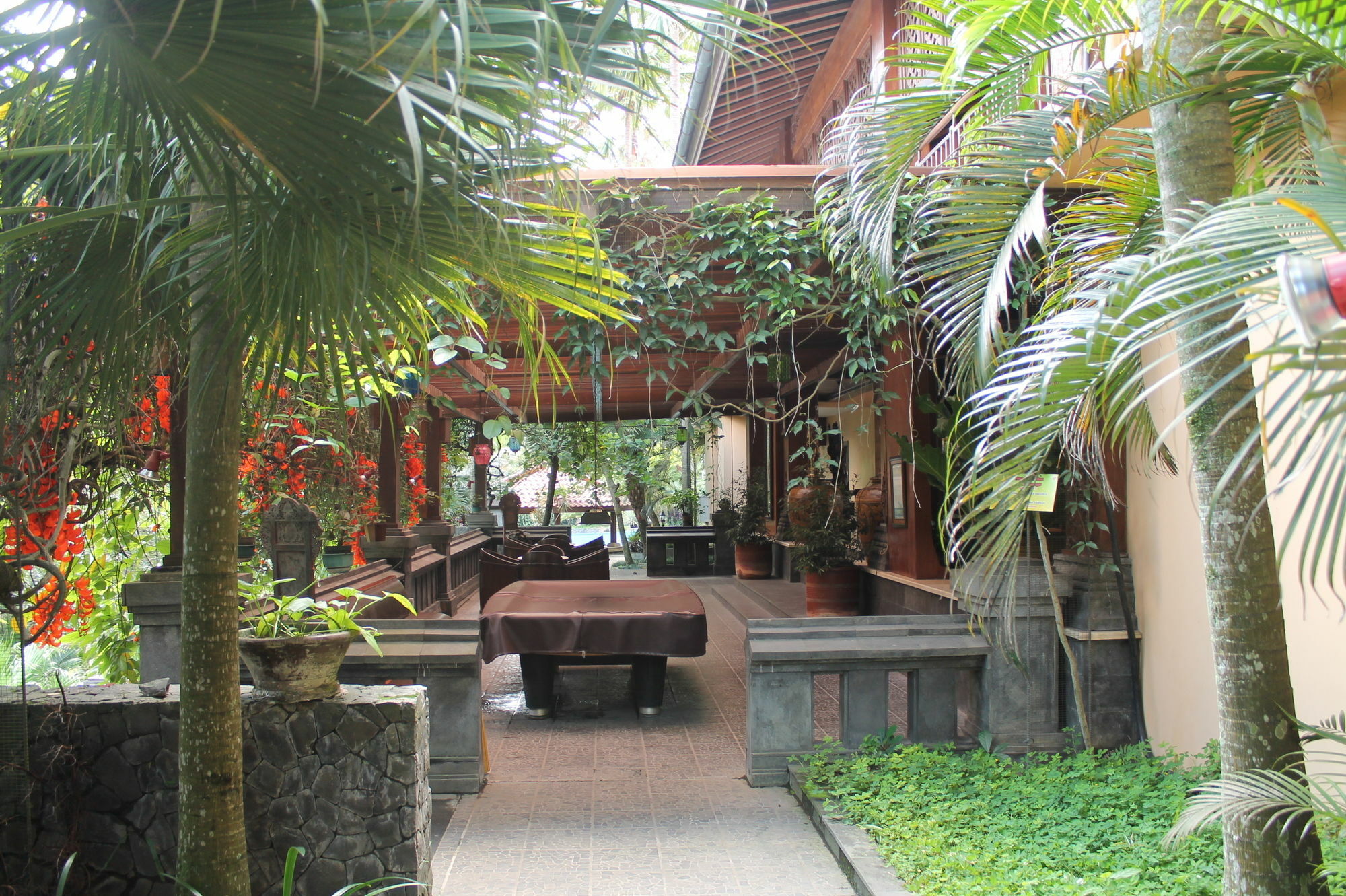 Laras Asri Resort & Spa Salatiga Kültér fotó