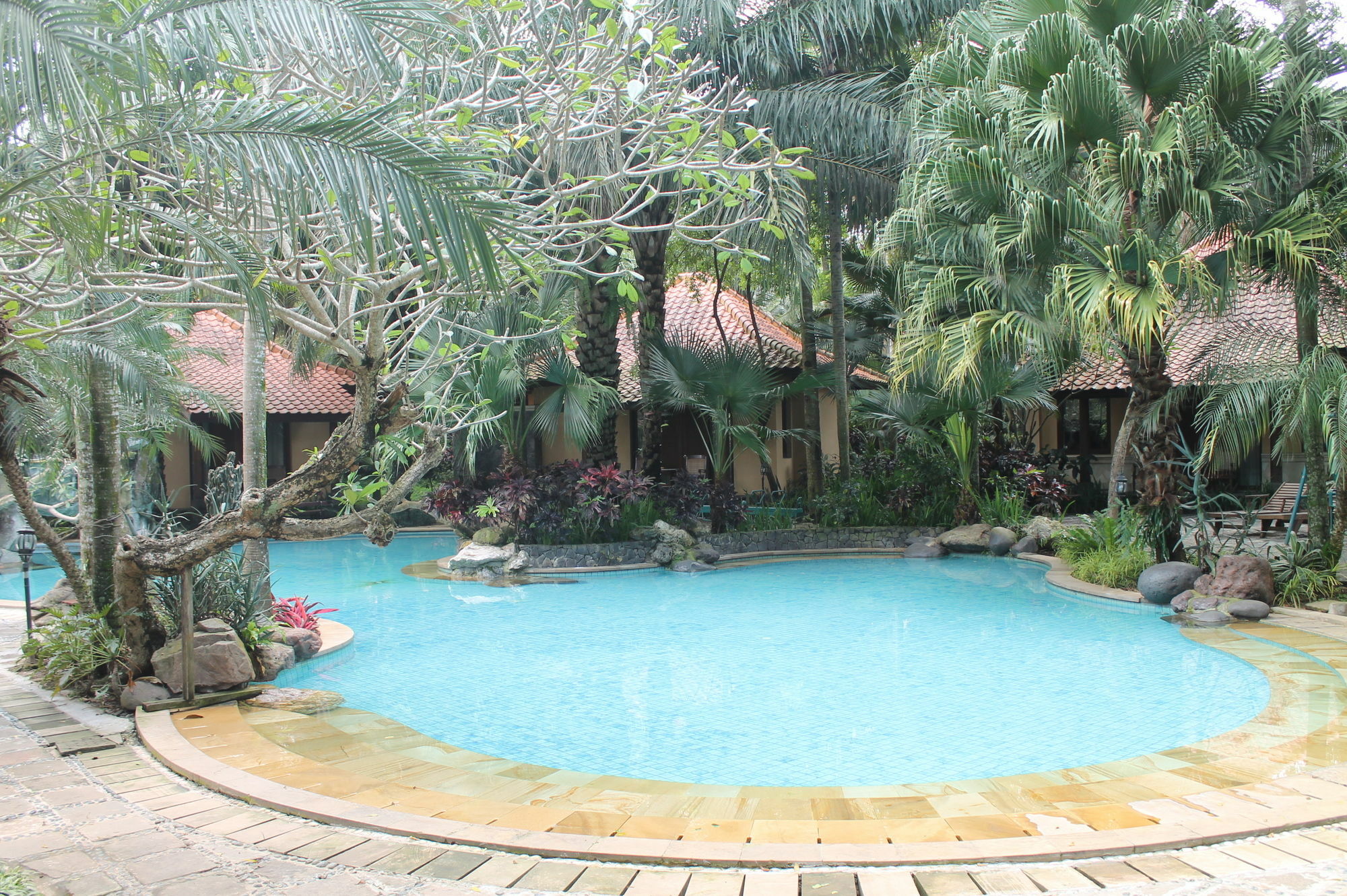 Laras Asri Resort & Spa Salatiga Kültér fotó